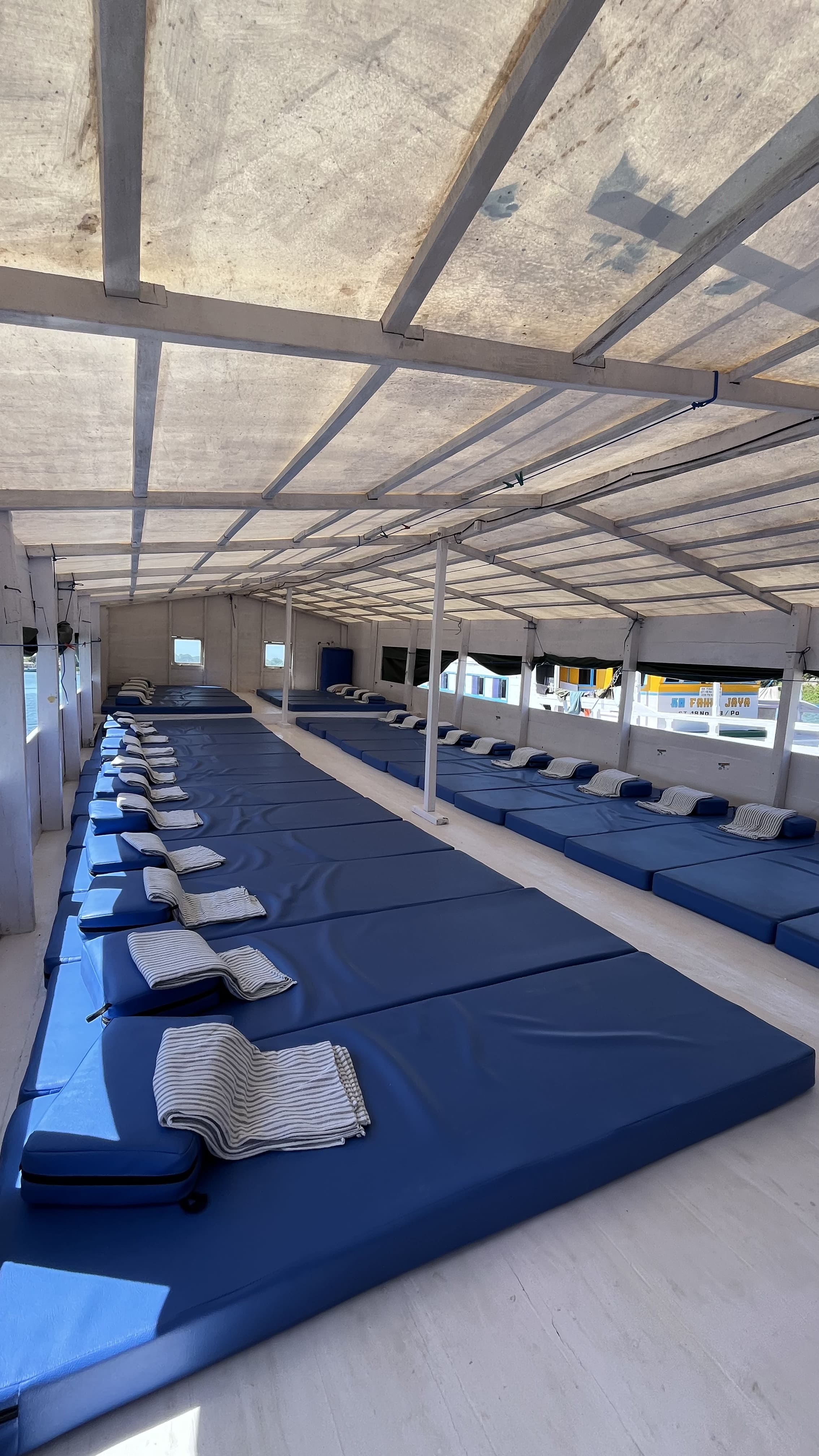 Sharing Deck Room