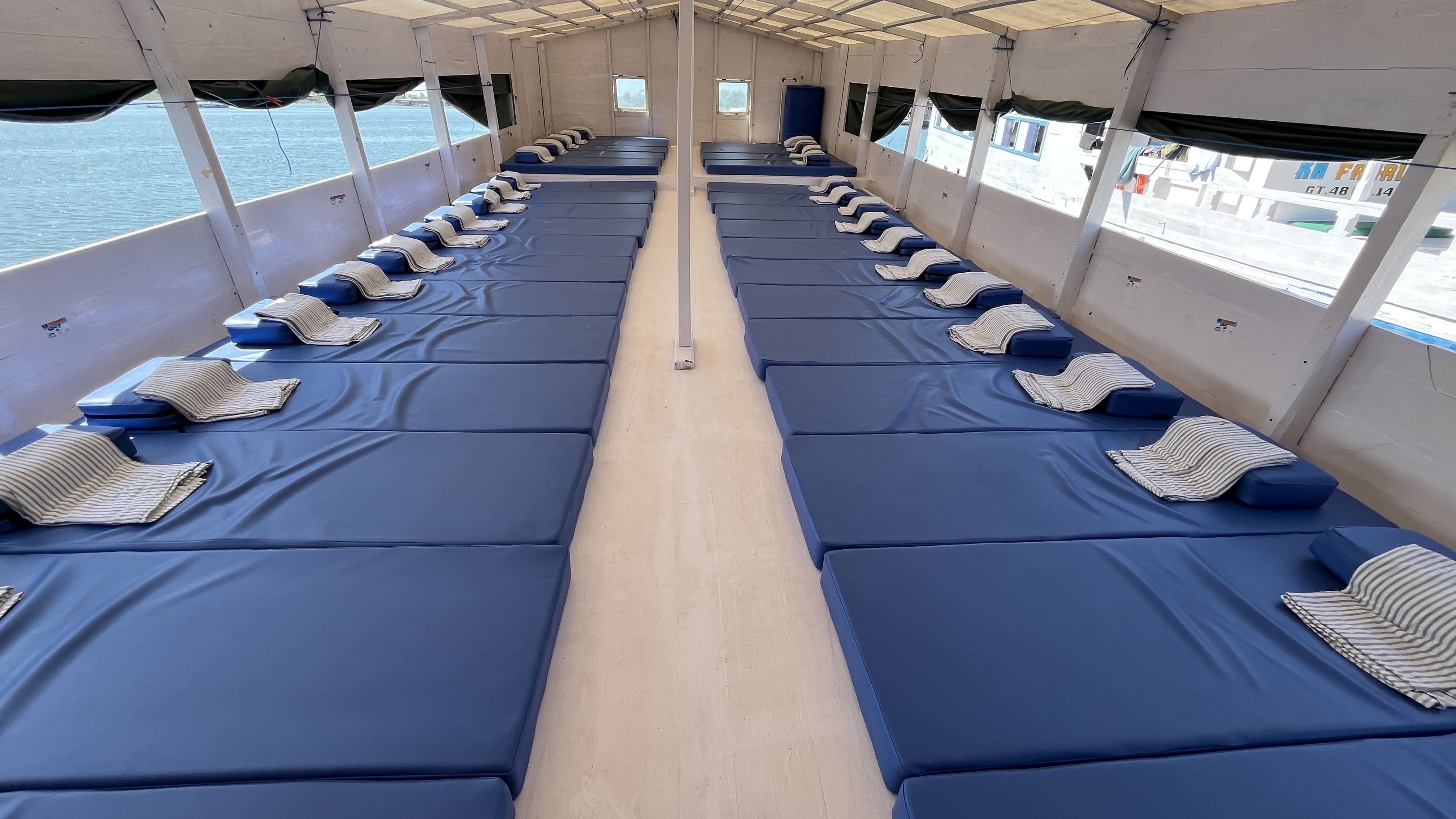 Sharing Deck Room