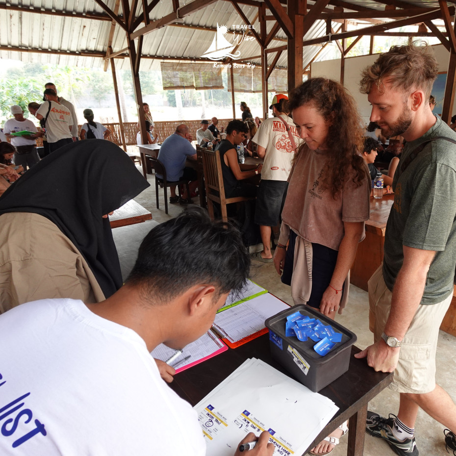 Travel Wise office in Senggigi, the starting point of the open trip